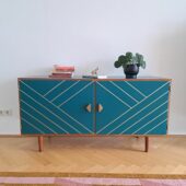 Anni's Art and Living-Vintage-Sideboard-Lineart-Petrol-Gold-Upcycling-Wien-Interiordesign-ausaltmachneu-Möbelrestaurierung
